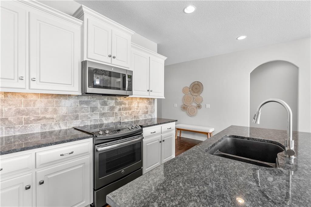 2634 Southwest River Trail Road Lee's Summit, MO 64082 - Photo 11 of 45 Gallery Image 11