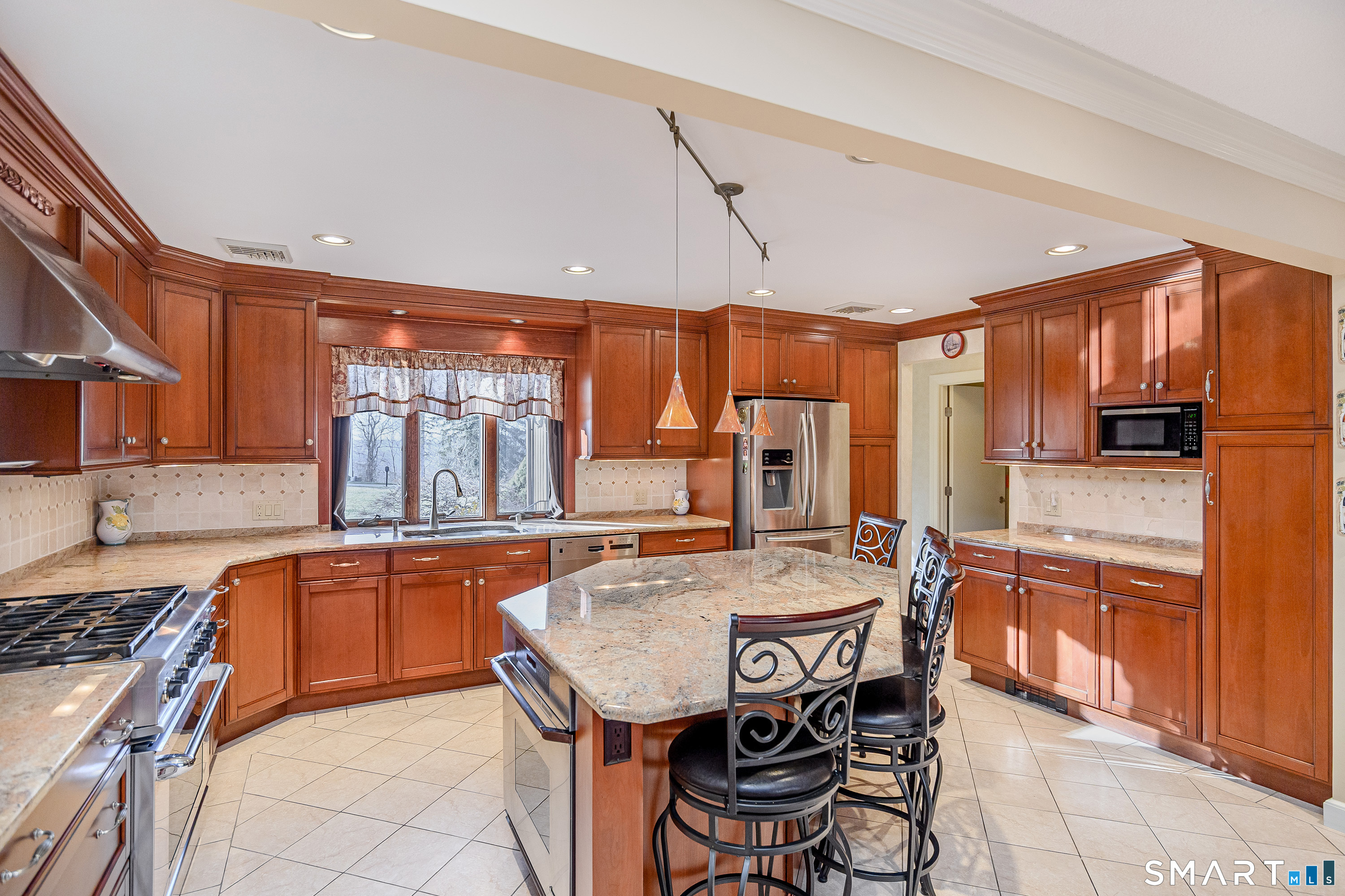 18 Jewel Lane New Fairfield, CT 06812 - Photo 12 of 34