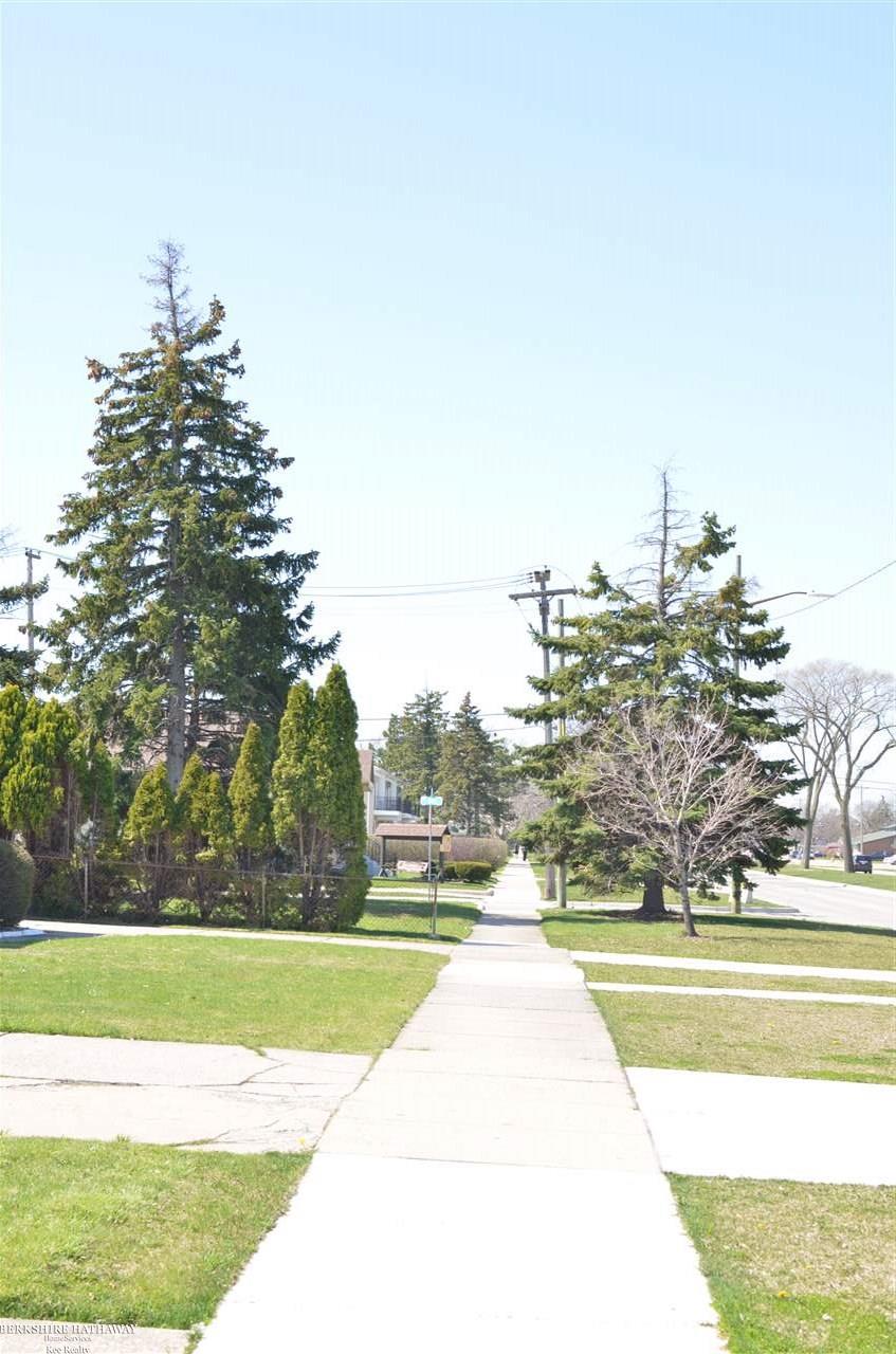 22444 Kelly Road, Unit 12 Eastpointe, MI 48021 - Photo 11 of 12