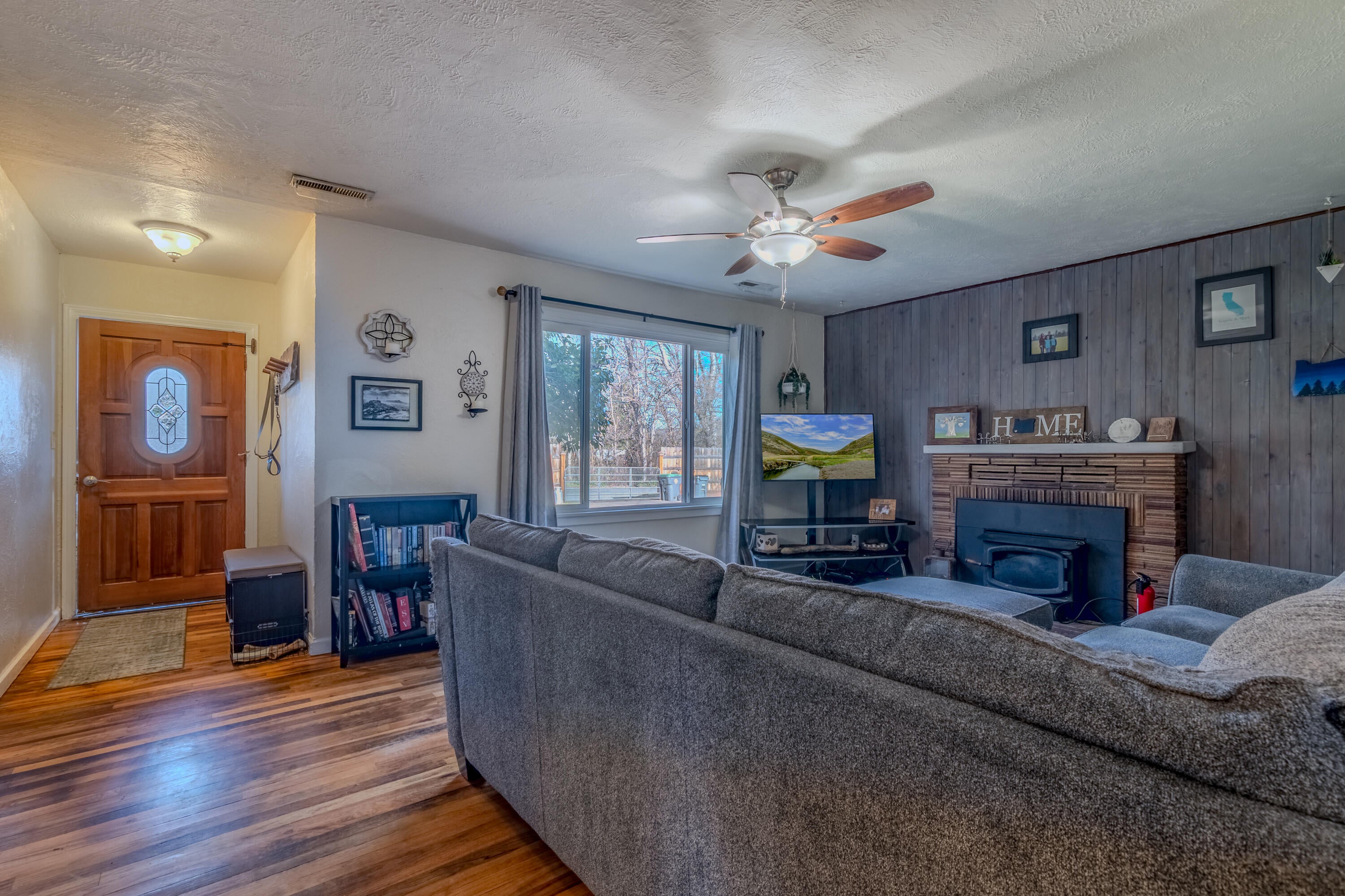 2441 South Stage Road Medford, OR 97501 - Photo 9 of 26 01-8