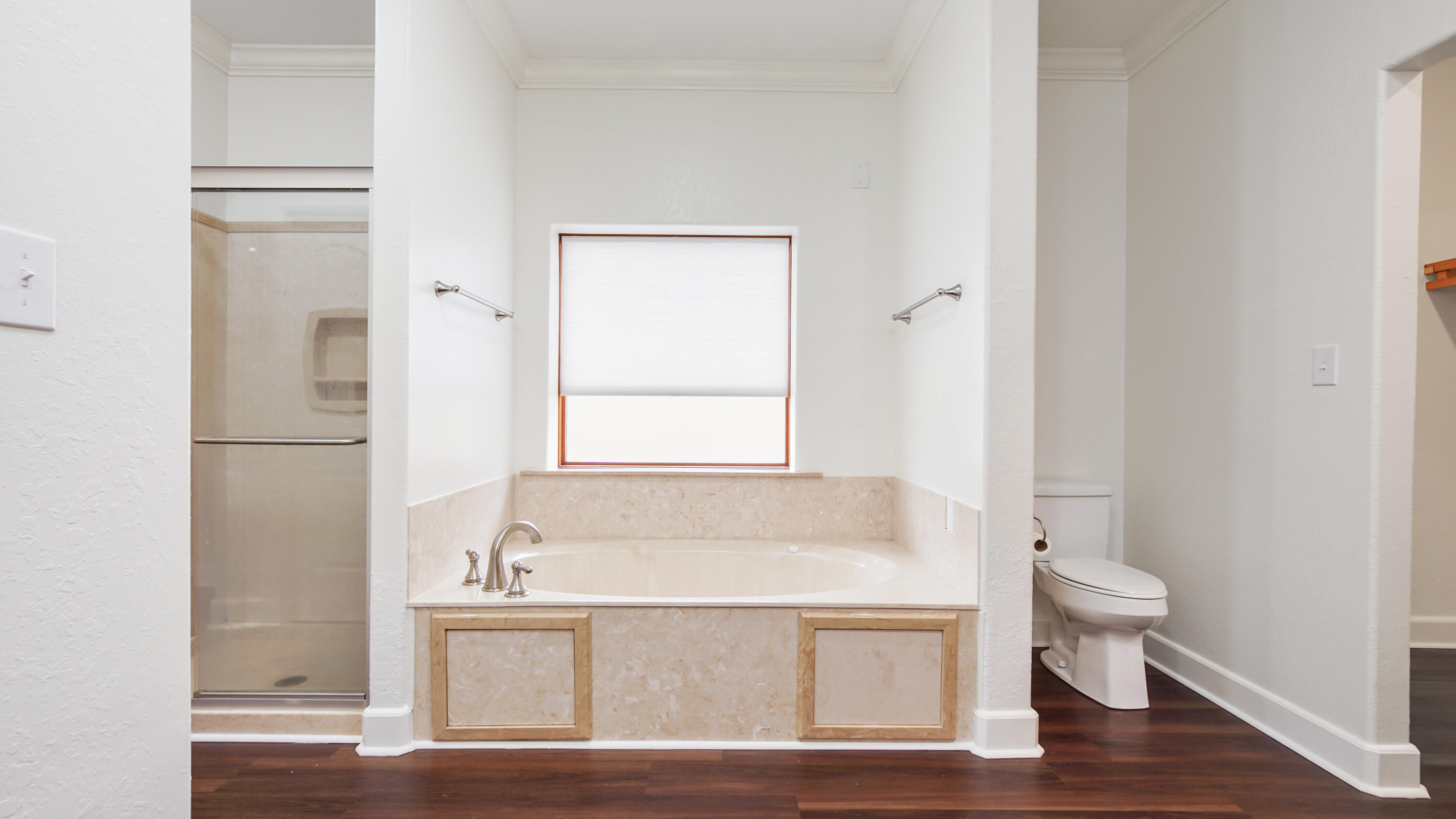 2060 Spring Lake Road DeFuniak Springs, FL 32433 - Photo 33 of 80 a bathroom with a bathtub and a toilet