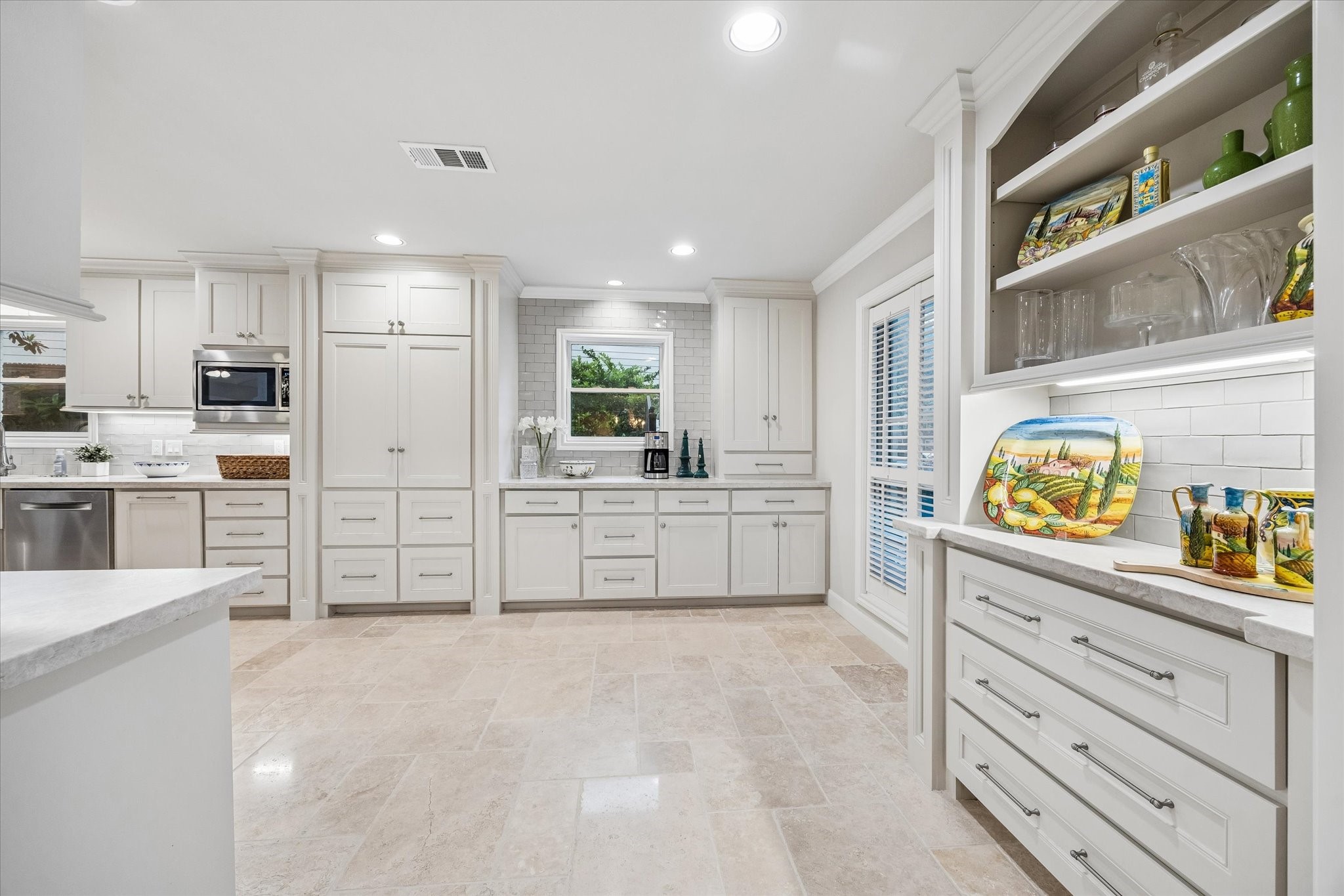 542 Ramblewood Road Houston, TX 77079 - Photo 9 of 40