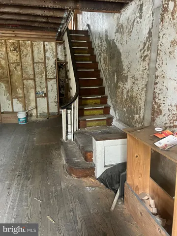 a view of entryway and hall