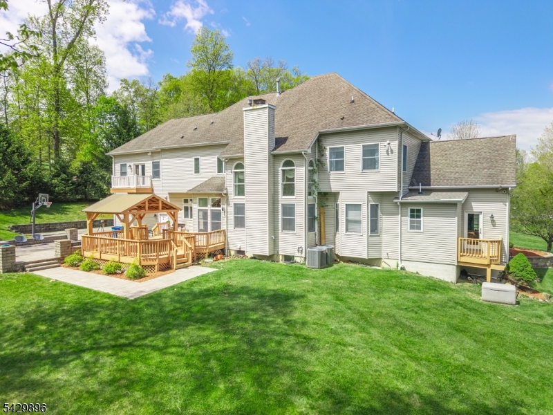 8 Peach Tree Lane Chester, NJ 07930 - Photo 3 of 11