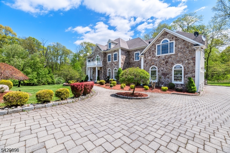8 Peach Tree Lane Chester, NJ 07930 - Photo 5 of 11