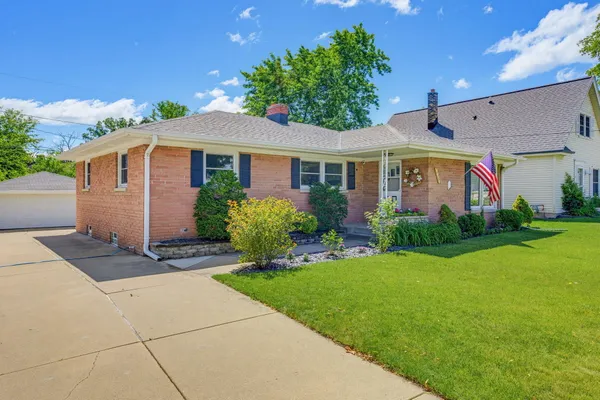 $329,900 | 4656 North 118th Street, Wauwatosa, WI 53225