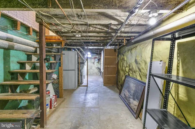 a view of house with outdoor seating space