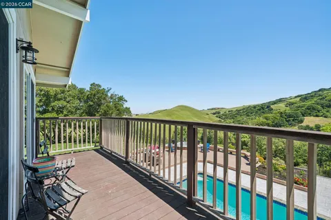 $2,995,000 | 1933 Joseph Drive, Moraga, CA 94556