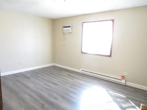 $138,000 | 216 Madison Street, Unit 3C, Joliet, IL 60435