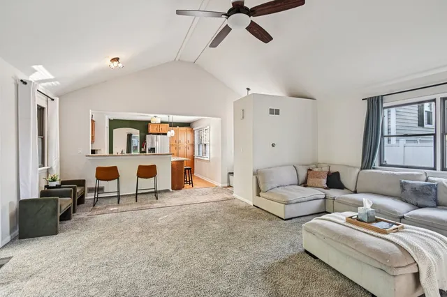 $465,000 | 694 South York Street, Elmhurst, IL 60126