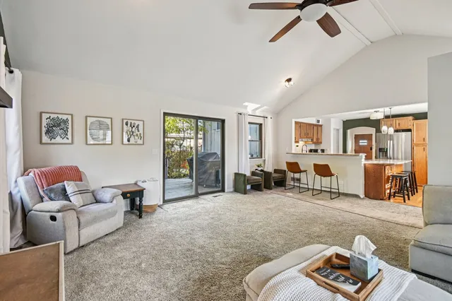 $465,000 | 694 South York Street, Elmhurst, IL 60126