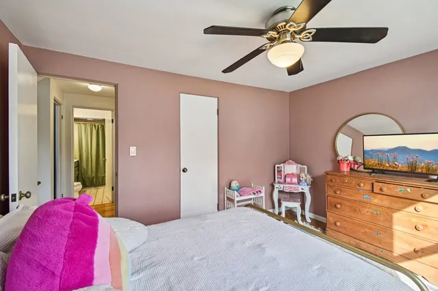 $465,000 | 694 South York Street, Elmhurst, IL 60126