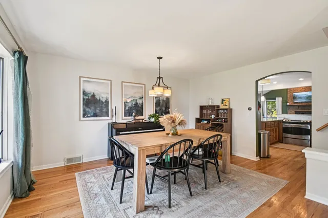 $465,000 | 694 South York Street, Elmhurst, IL 60126