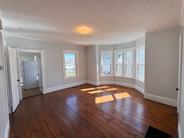 $1,700 | 29 Abbott Street, Unit 1, Worcester, MA 01602