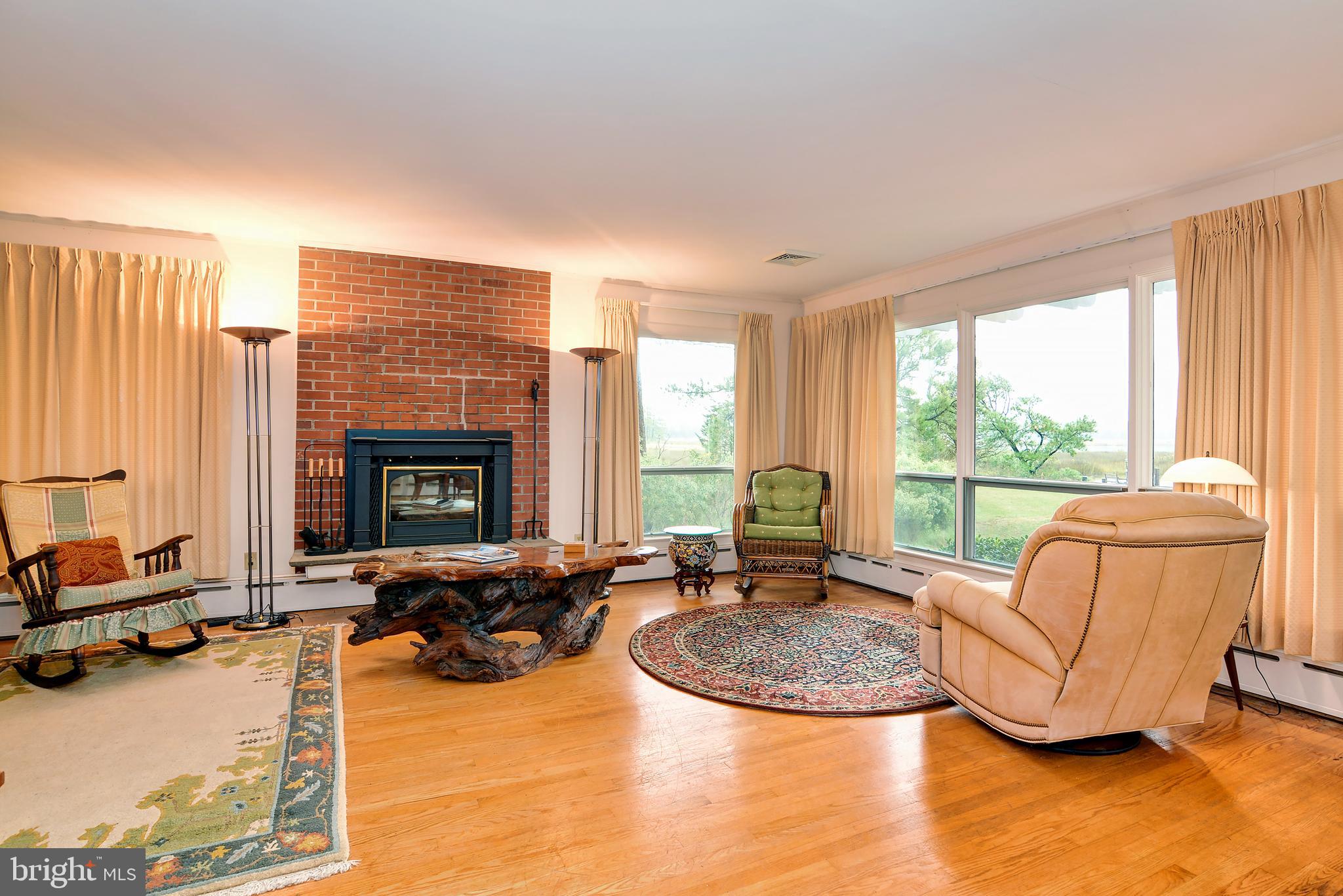 1015 Ross Thumb Road Cambridge, MD 21613 - Photo 9 of 64 Living Room with Panoramic Views