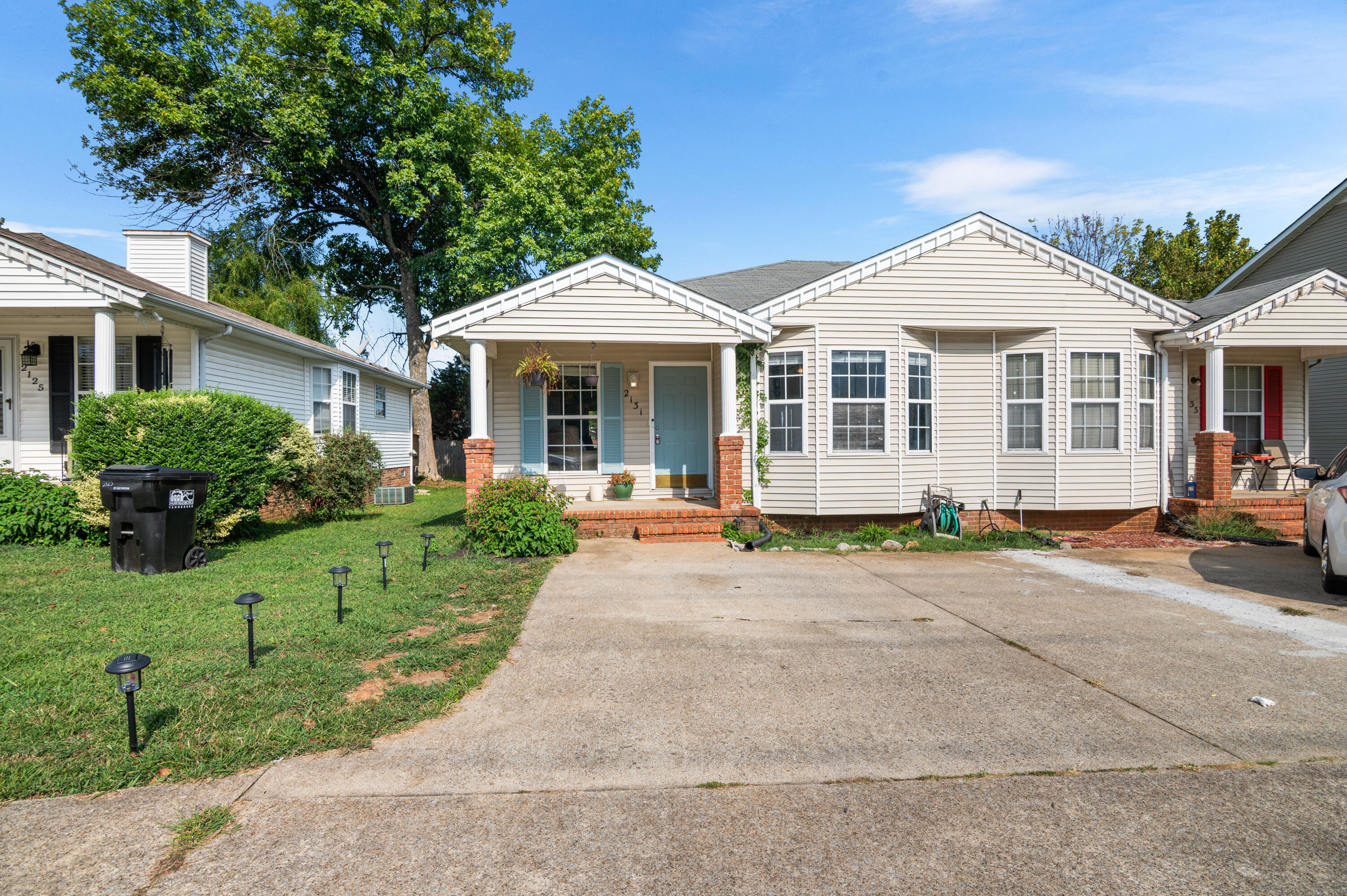 2131 South Rutherford Boulevard Murfreesboro, TN 37130 - Photo 3 of 16 Front Parking