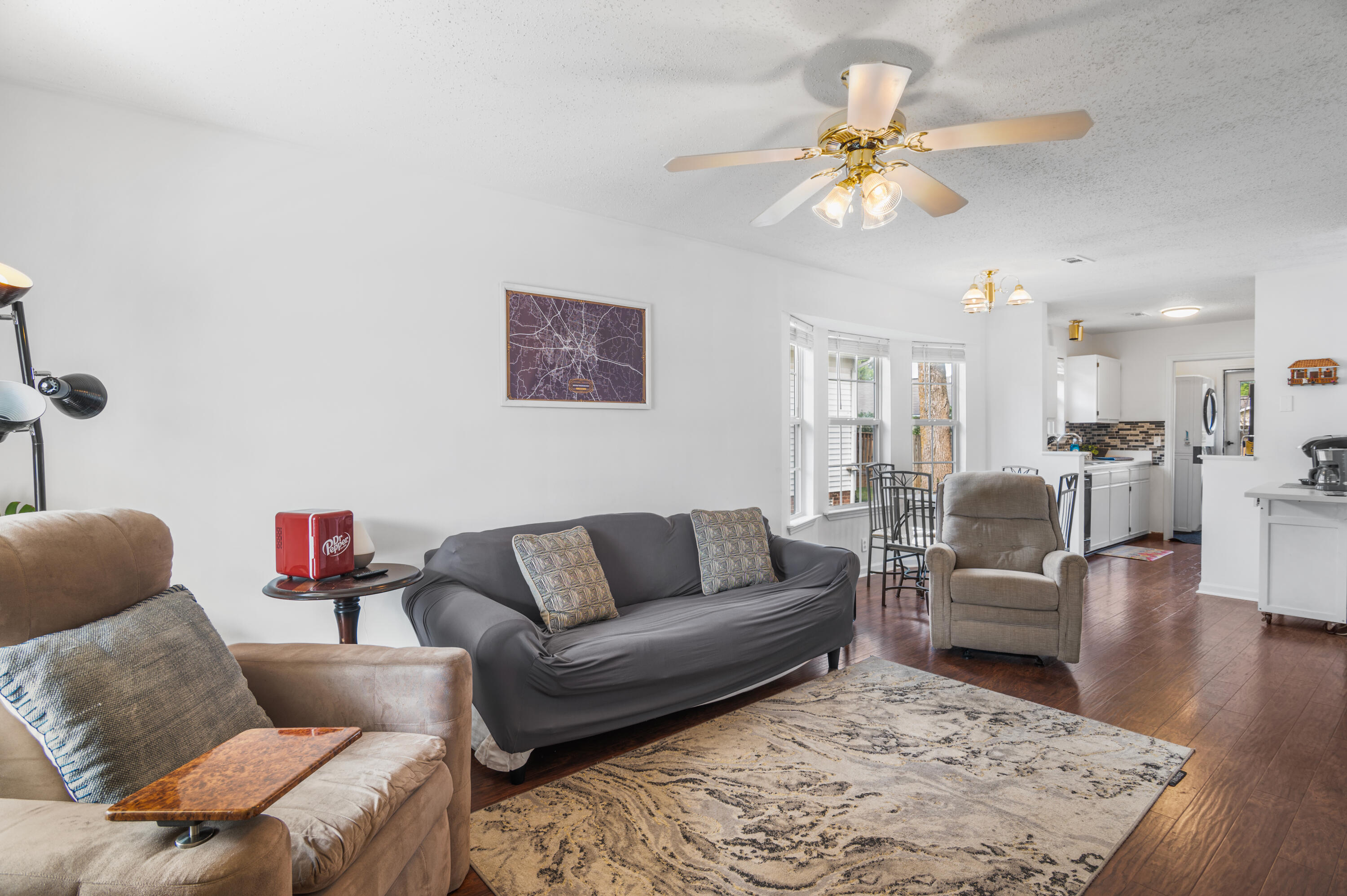 2131 South Rutherford Boulevard Murfreesboro, TN 37130 - Photo 4 of 16 Living Room