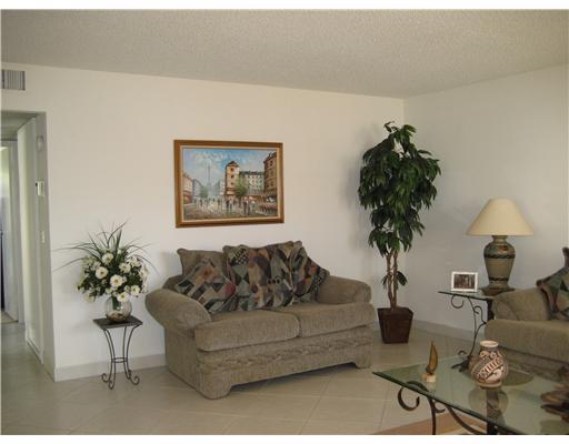 304 Saxony G, Unit 3040 Delray Beach, FL 33446 - Photo 3 of 17 Additional Photo