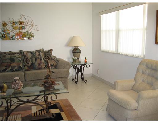 304 Saxony G, Unit 3040 Delray Beach, FL 33446 - Photo 4 of 17 Additional Photo