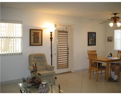 304 Saxony G, Unit 3040 Delray Beach, FL 33446 - Photo 5 of 17 Additional Photo