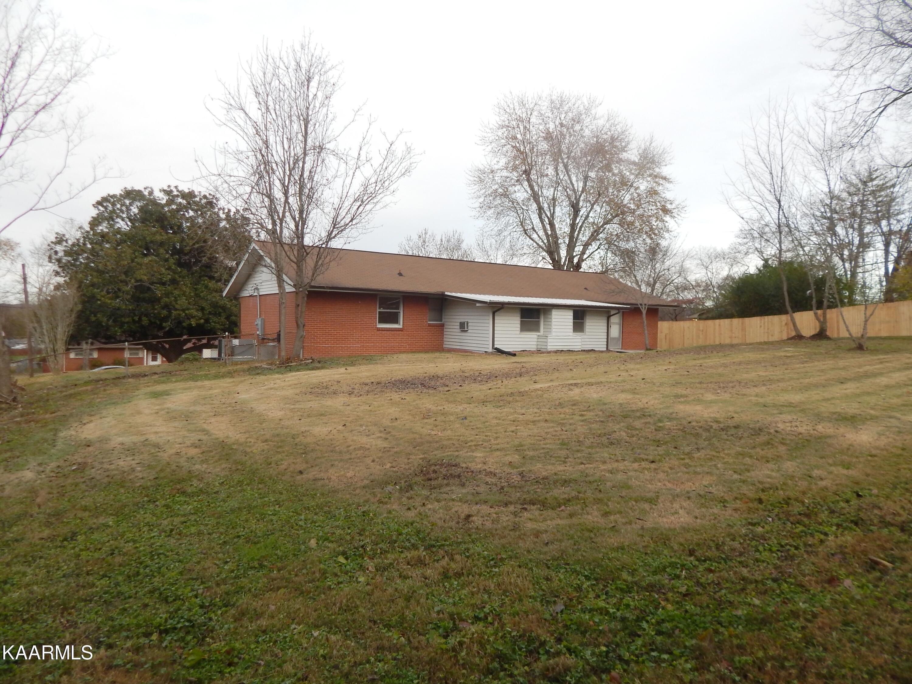 4108 Deerfield Road Knoxville, TN 37921 - Photo 4 of 24 DSCN8129