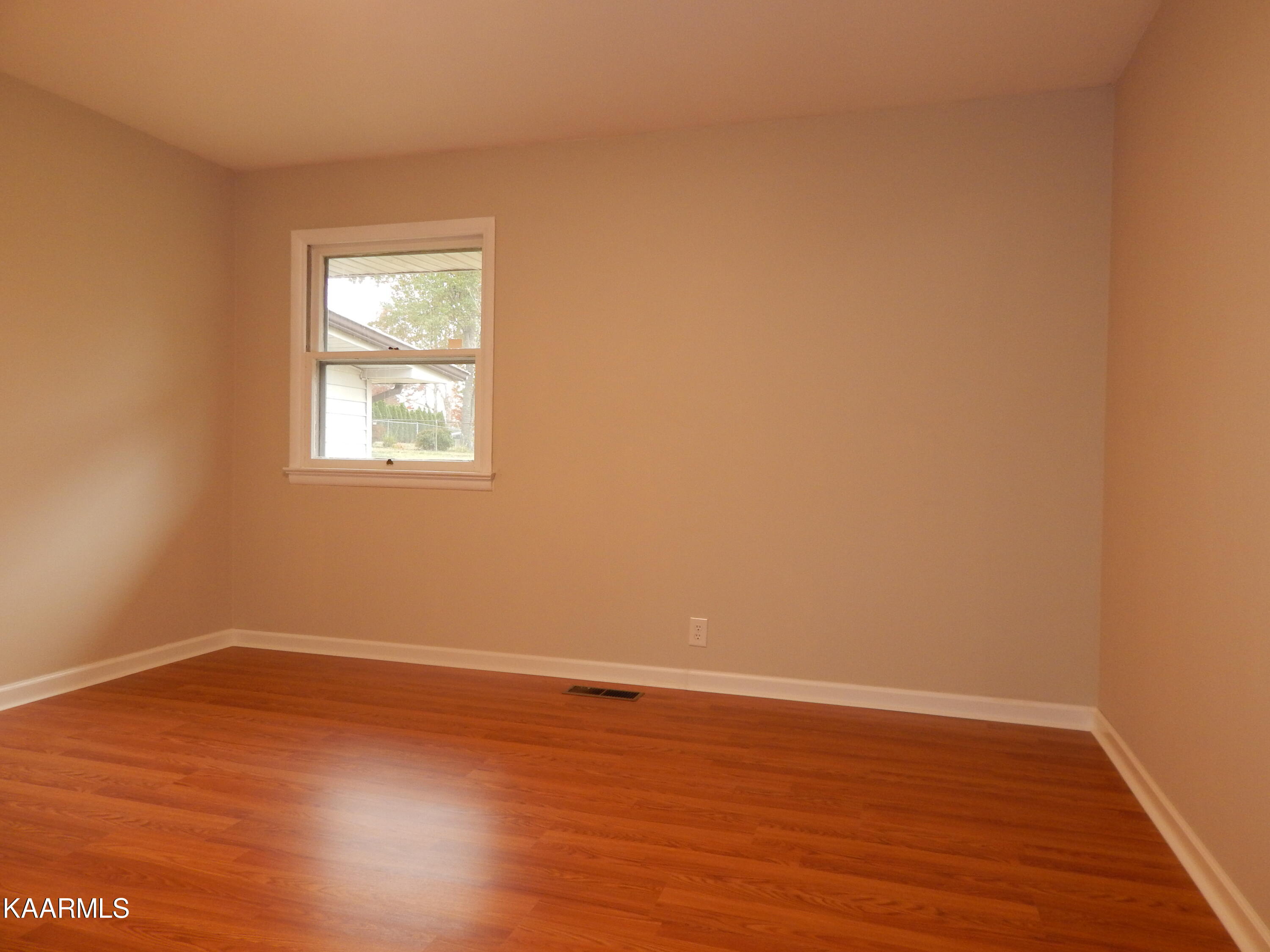 4108 Deerfield Road Knoxville, TN 37921 - Photo 8 of 24 DSCN8139