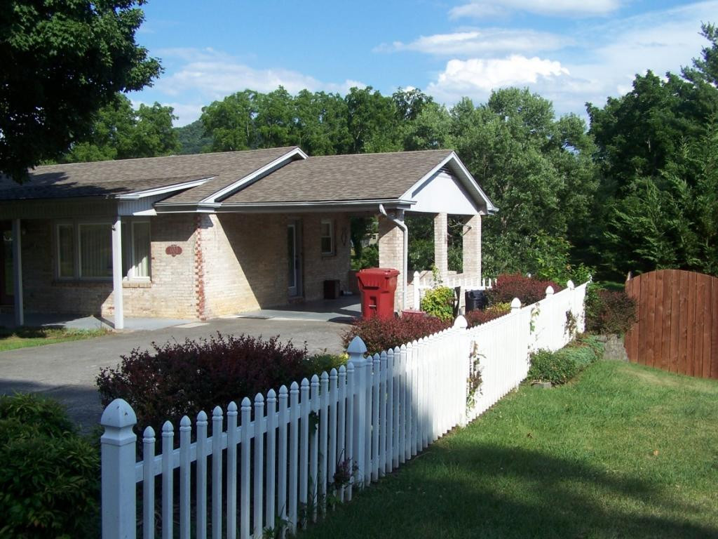 604 Pine Ridge Road Johnson City, TN 37601 - Photo 2 of 6 Photo 2