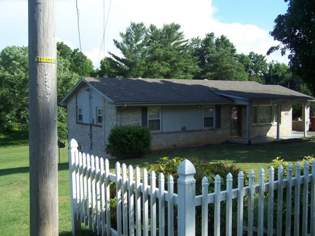 604 Pine Ridge Road Johnson City, TN 37601 - Photo 3 of 6 Photo 3