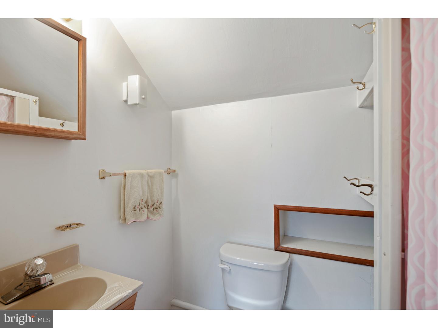 1124 Prospect Ridge Boulevard Haddon Heights, NJ 08035 - Photo 20 of 24 Bathroom