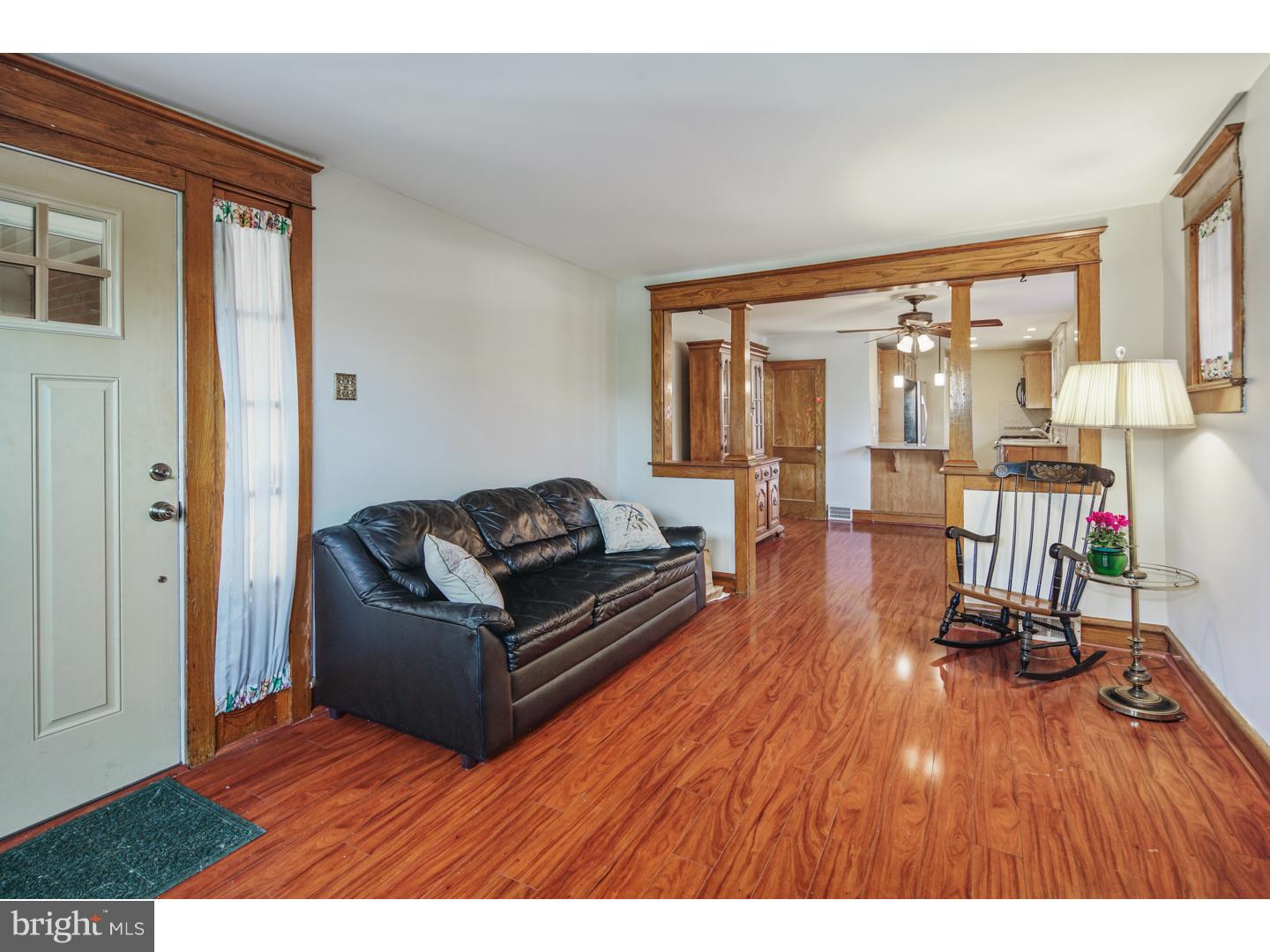 1124 Prospect Ridge Boulevard Haddon Heights, NJ 08035 - Photo 4 of 24 Living Room