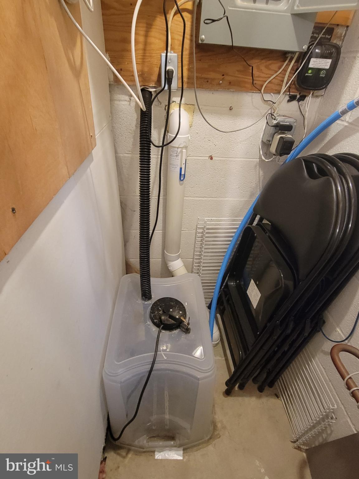 139 Mussetta Street Hanover, PA 17331 - Photo 47 of 63 a utility room with dryer and washer