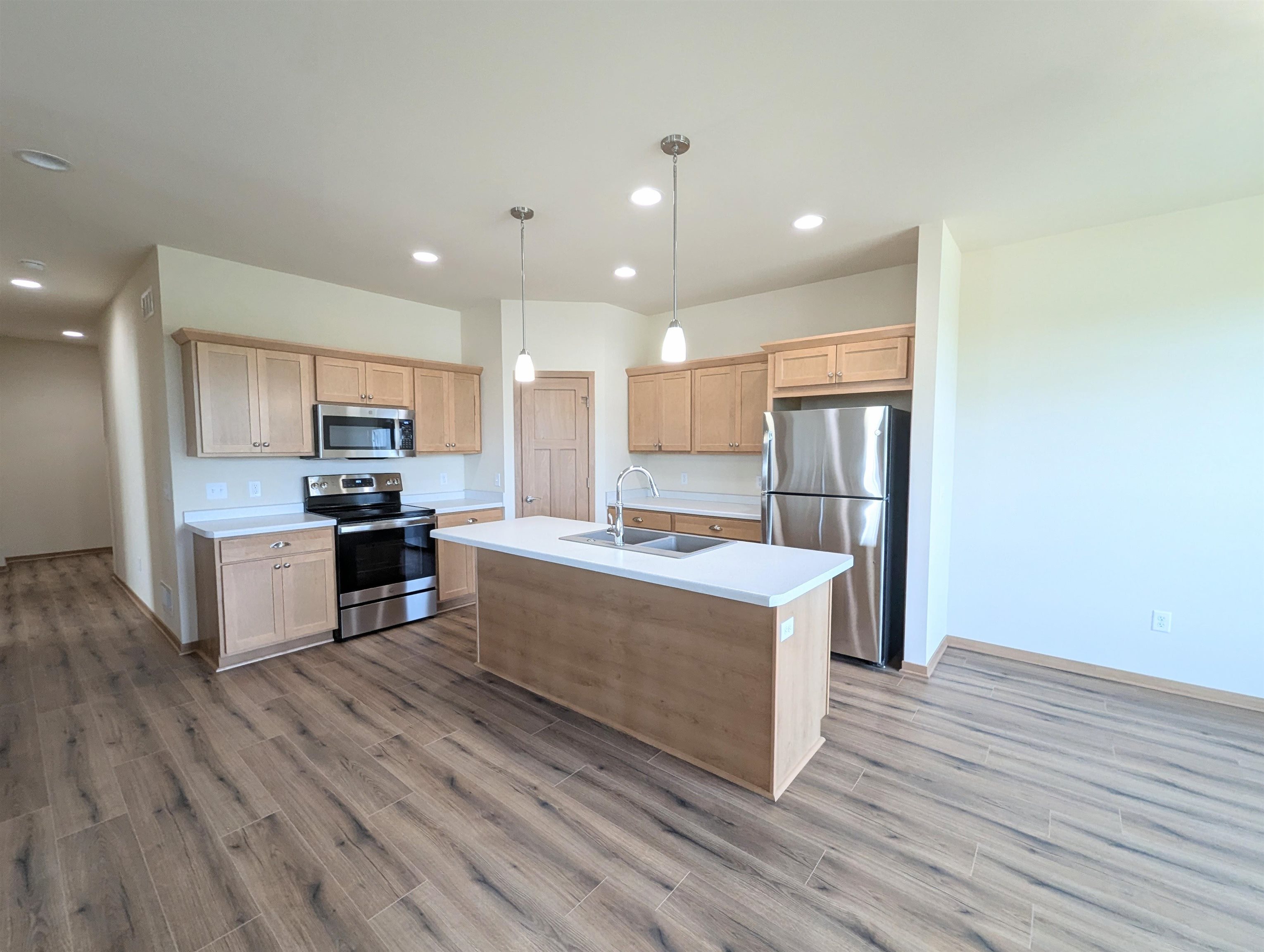 4817 Suelo Road Fitchburg, WI 53711 - Photo 3 of 33