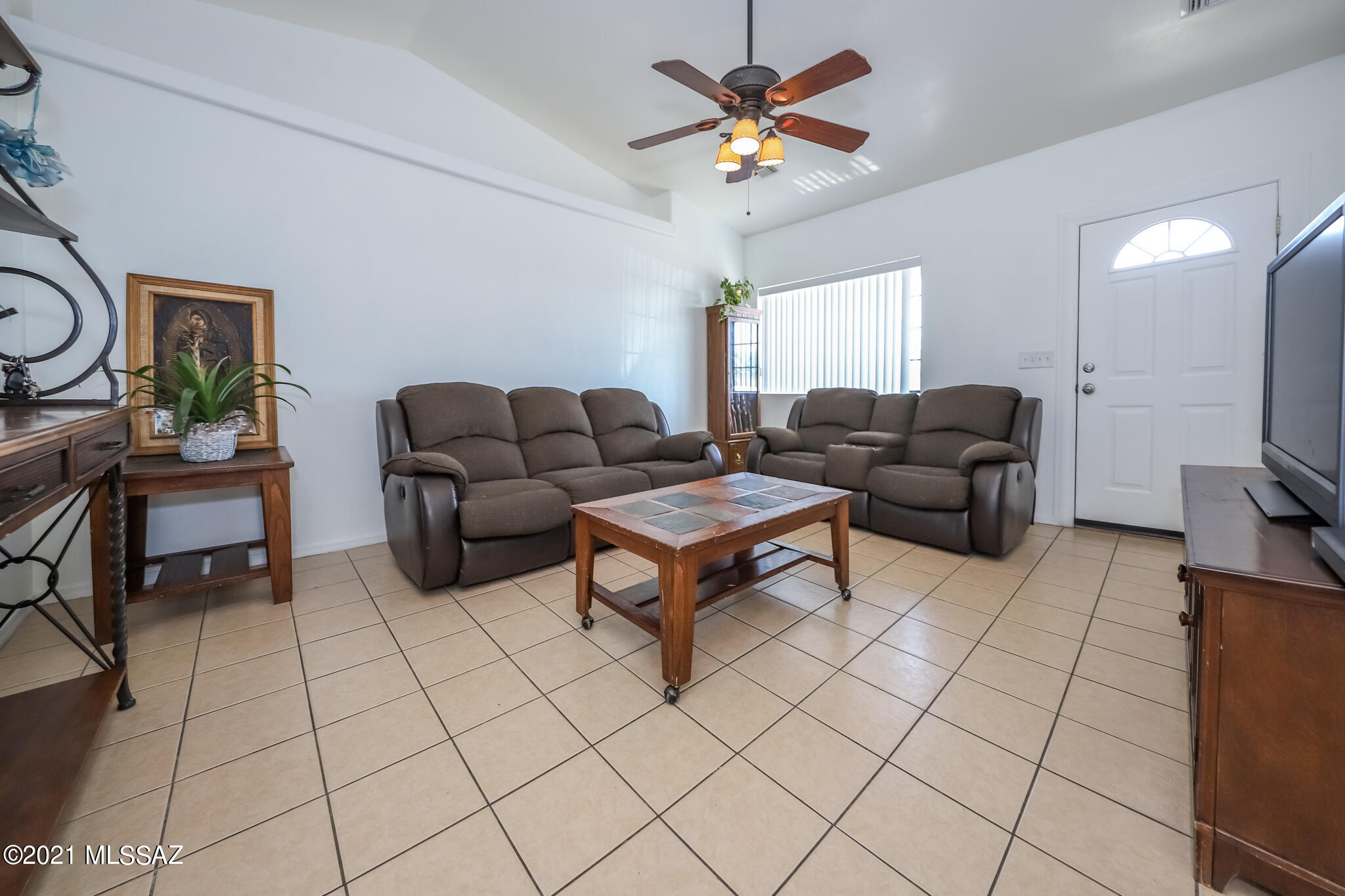 450 Camino Brizza Bonel, Unit 3 Rio Rico, AZ 85648 - Photo 3 of 21 3