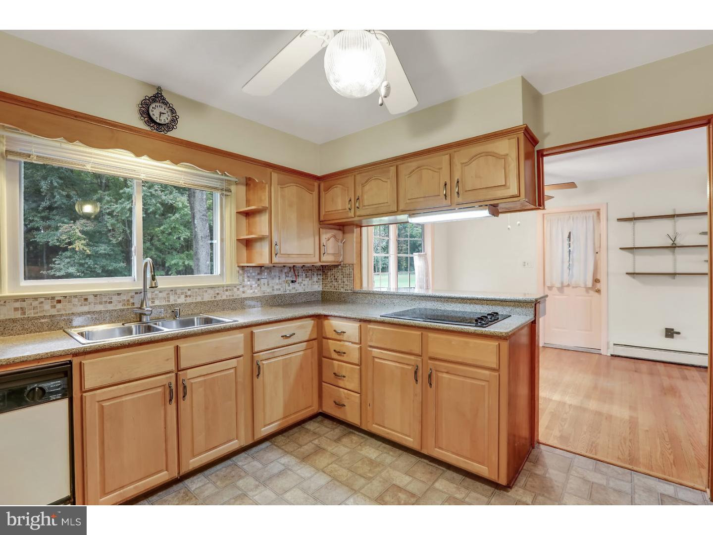 89 Groveville Road Trenton, NJ 08620 - Photo 8 of 20 Gallery Image 8