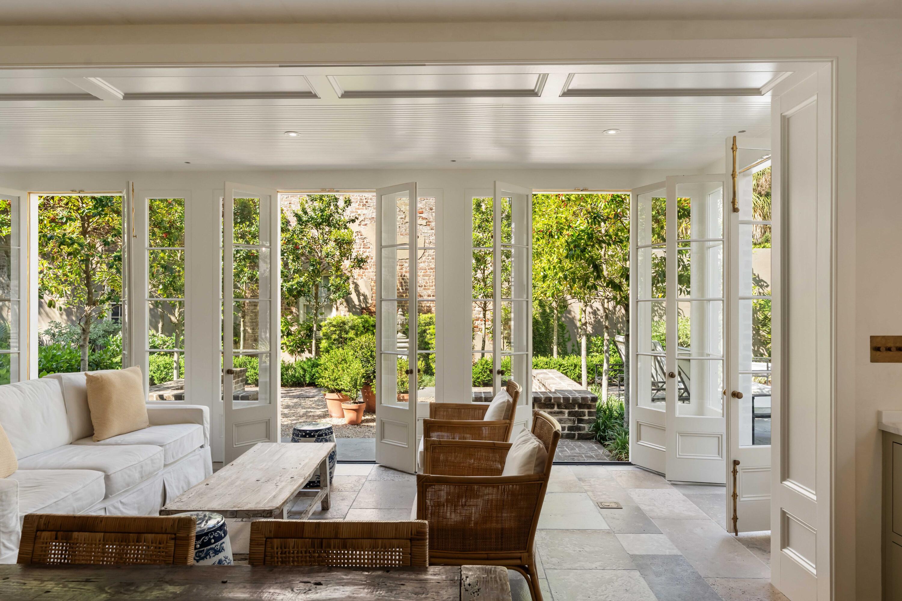 32 Society Street Charleston, SC 29401 - Photo 34 of 110 33