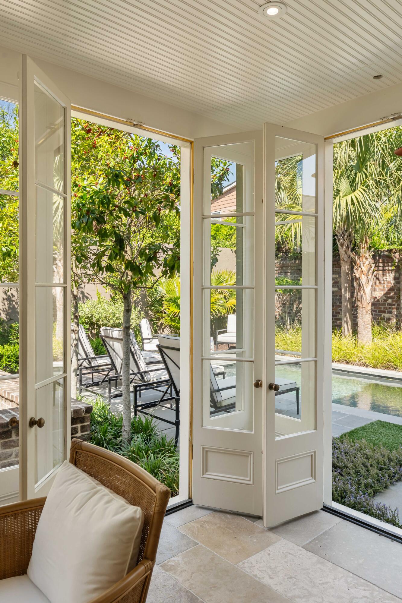 32 Society Street Charleston, SC 29401 - Photo 35 of 110 34