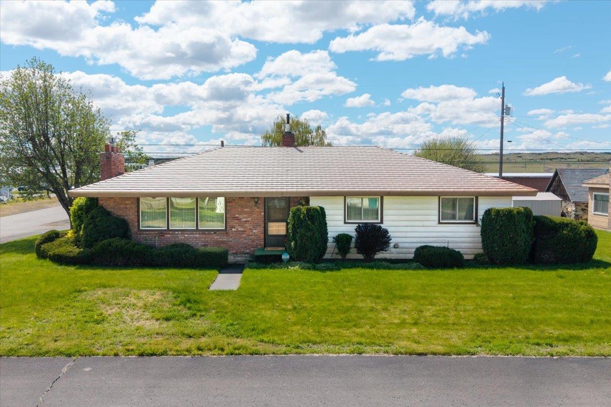 605 West 4th Street Sprague, WA 99032 - Photo 1 of 45