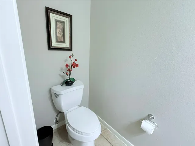 $2,500 | 27 Umbria Lane, The Woodlands, TX 77382