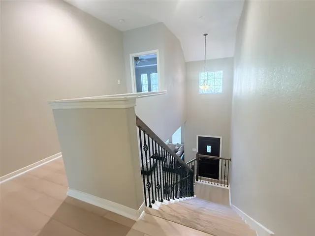 $2,500 | 27 Umbria Lane, The Woodlands, TX 77382