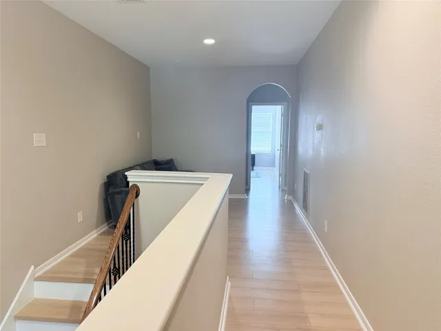 $2,500 | 27 Umbria Lane, The Woodlands, TX 77382