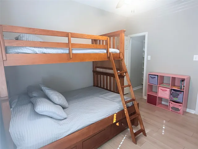 $2,500 | 27 Umbria Lane, The Woodlands, TX 77382