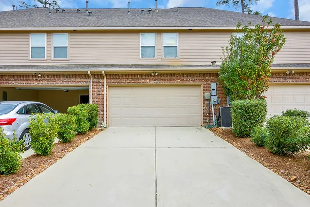 $2,500 | 27 Umbria Lane, The Woodlands, TX 77382