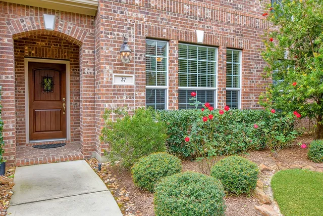 $2,500 | 27 Umbria Lane, The Woodlands, TX 77382