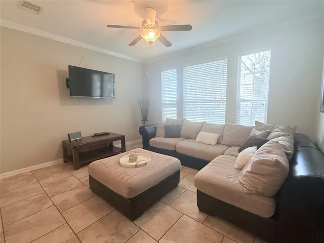 $2,500 | 27 Umbria Lane, The Woodlands, TX 77382