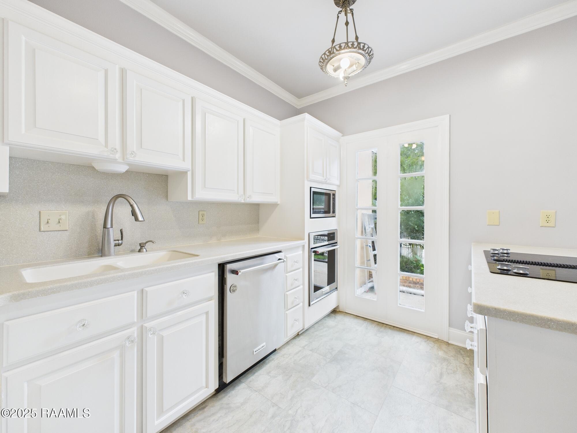 523 Esplanade Lafayette, LA 70508 - Photo 14 of 36 CAM04246G0-PR0149-STILL007