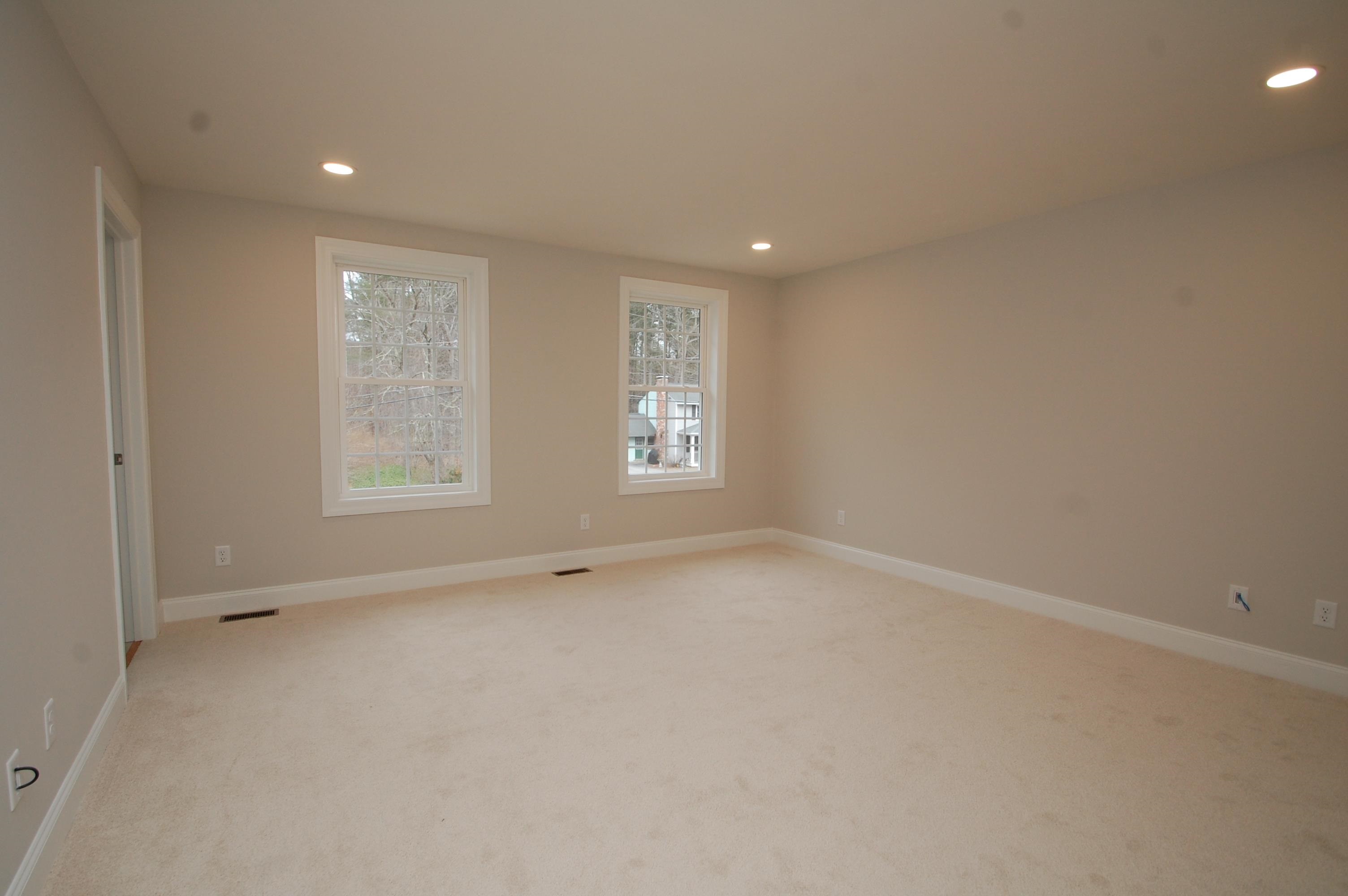 11 Reeds Ferry Way Merrimack, NH 03054 - Photo 9 of 17 Gallery Image 9