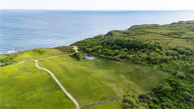 $6,000,000 | 0 Snake Hole Road, Block Island, RI 02807