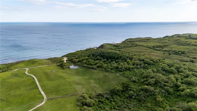 $6,000,000 | 0 Snake Hole Road, Block Island, RI 02807