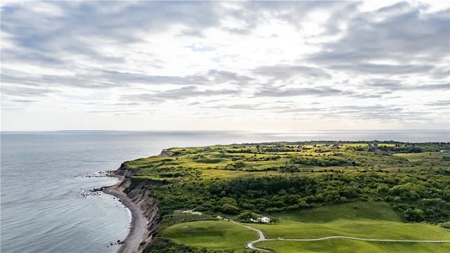 $6,000,000 | 0 Snake Hole Road, Block Island, RI 02807