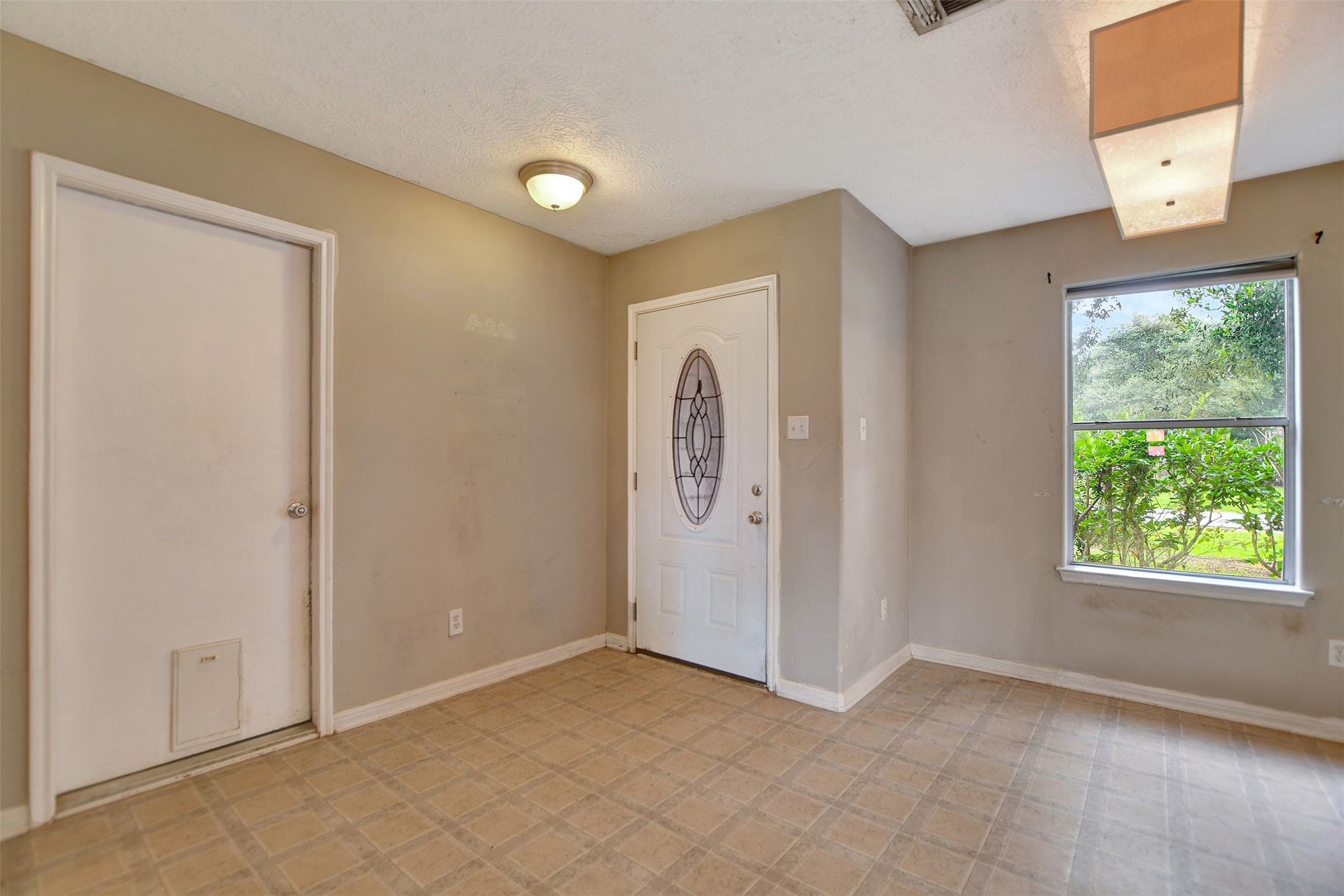 16400 Many Trees Lane Conroe, TX 77302 - Photo 6 of 36
